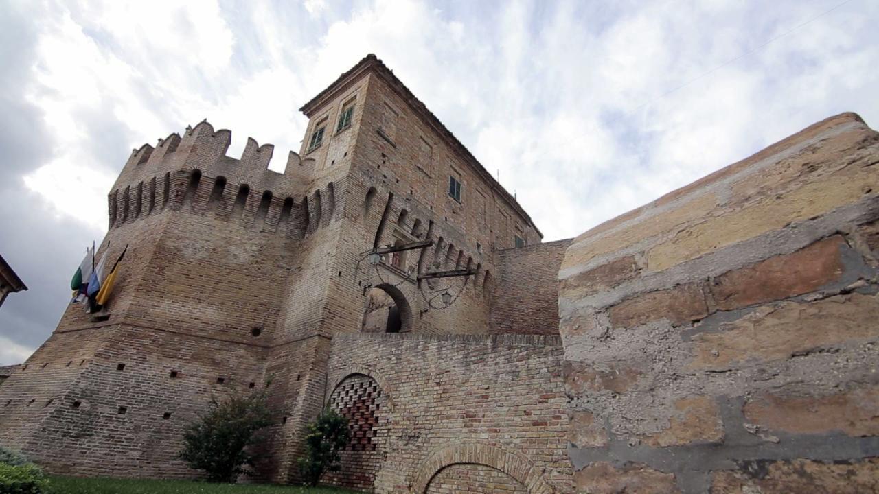 Hotel Palazzo Meraviglia Albergo Diffuso Corinaldo Exterior foto
